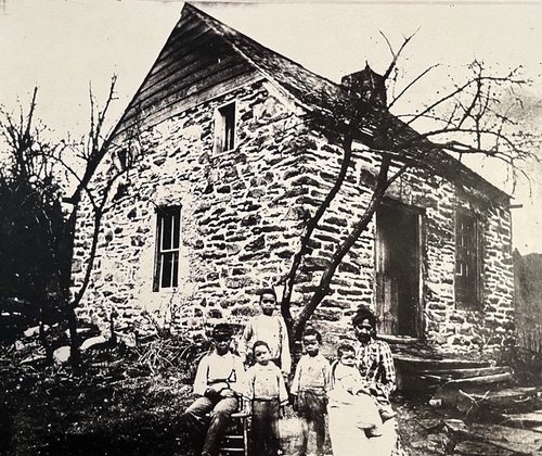 Lapala woman stone house 5 kids