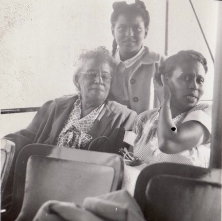 Louise (Posey) Newton (originally of Eagle's Nest Road) with her daughter Desaderal (Newton) Church and  her daughter, Camilla (Church) Greene;