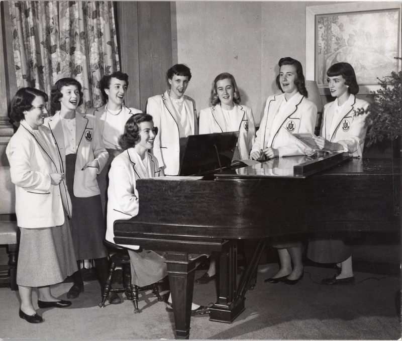 bc_34_10_musicgroupnovelettes001.jpg
