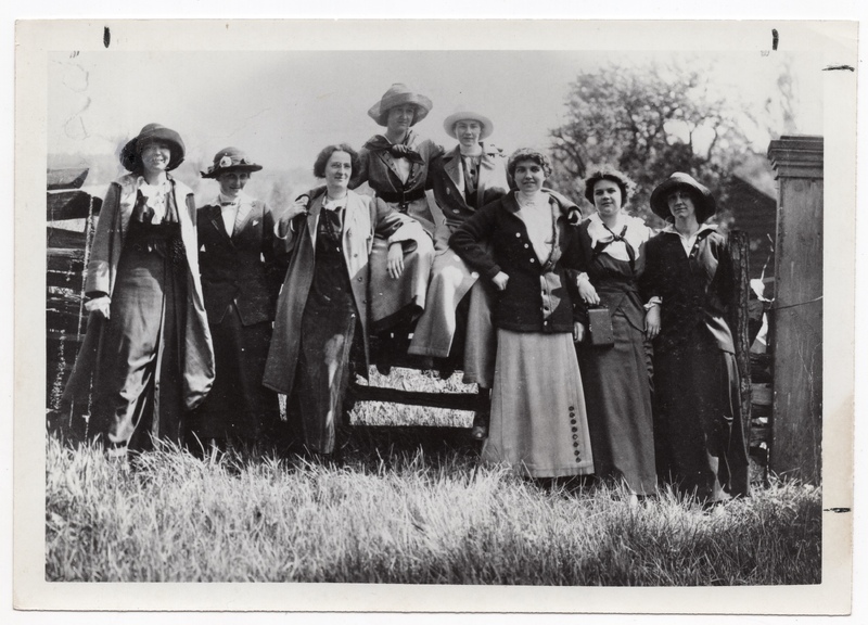 image for item in a row of 2, linking to full sized image.
