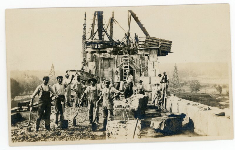 Building the Dam046.jpg