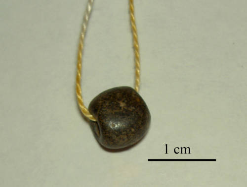 05-106-1167aTrade bead.jpg