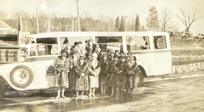 image for item in a row of 2, linking to full sized image.
