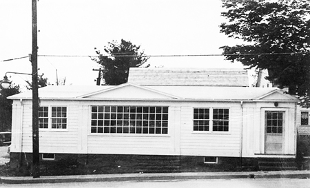 28 Deanies Historical Society of Woodstock-Elywn Family Archives 450px.jpg