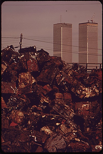 10-0676a - WORLD TRADE TOWERS AND ILLEGAL DUMPING GROUND ON THE NEW JERSEY SIDE.gif