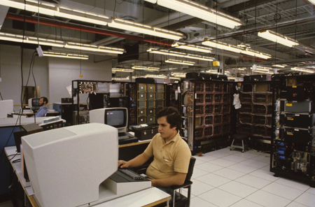 16a Man on the testing floor with IBM 3033 Matthews 450 px.jpg 16a Man on the testing floor with IBM 3033 Matthews 450 px.jpg