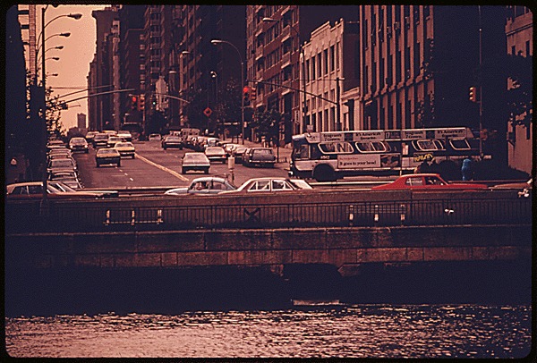 15-0210a - SEWER OUTFALL INTO THE EAST RIVER IN MANHATTAN - NARA.gif