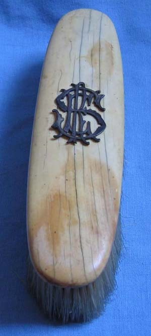 CRS, clothes brush (0202502).jpg