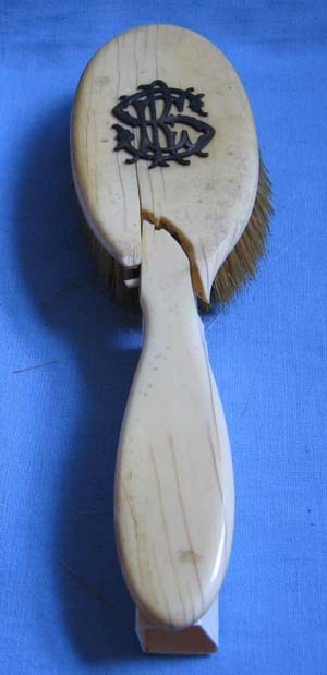 CRS, hairbrush (0202501).jpg