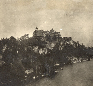 1907- the cliff house at minnewaska-blowup.jpg